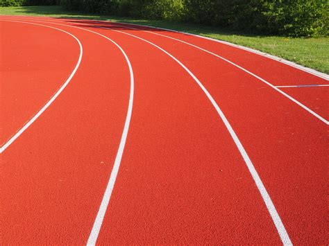 Fotos gratis : estructura, blanco, deporte, correr, asfalto, curva ...