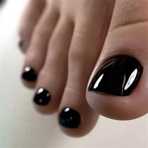 Esmaltação Preta No Pé - Esmalte Preto no Pé: A Escolha da Mulher Moderna e bem-Sucedida