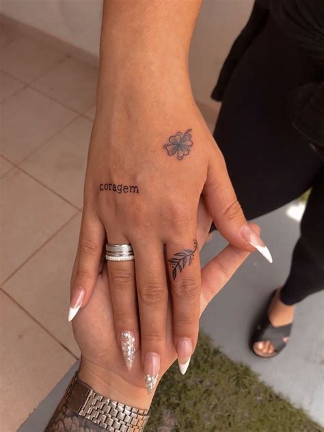 Tatuagens Pequenas Na Mao Feminina