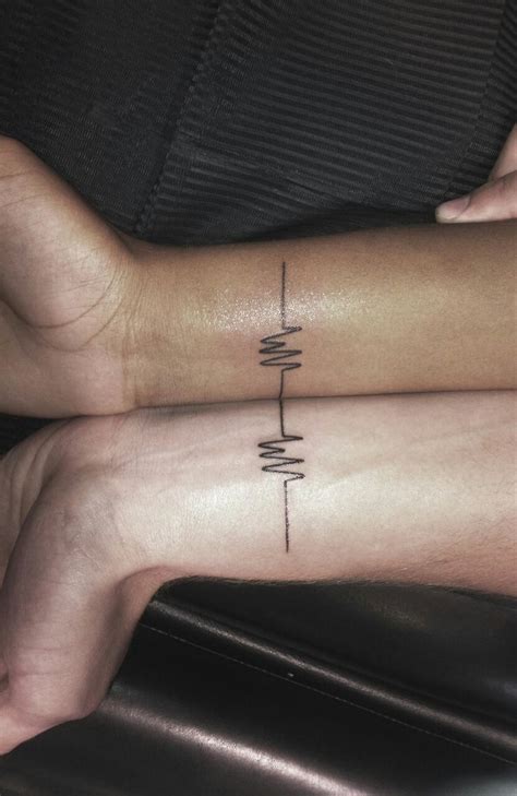 Красивые маленькие татуировки для девушек и мужчин | Heartbeat tattoo ...