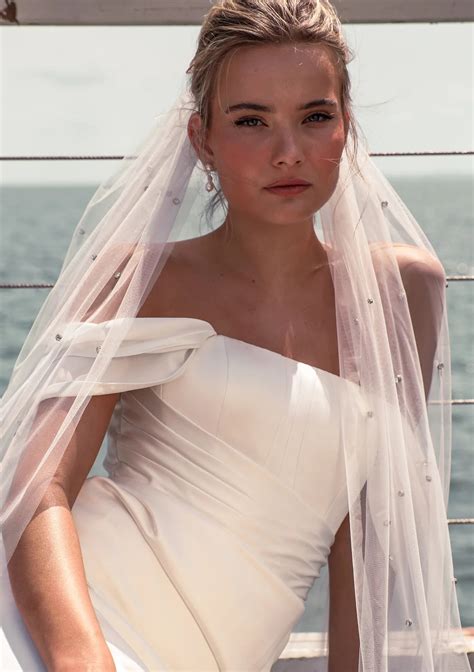 Veils - Shop Elegant Wedding Veils Online | The White Collection