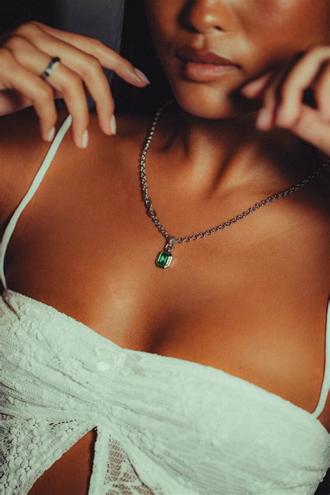Abel Necklace- Silver | 33mm - Jewelry Inspired by Nostalgia