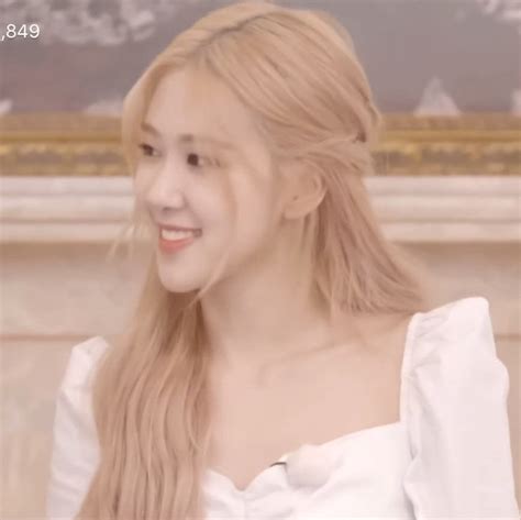 iconsofunnie | Blackpink rose, Rose blonde, Rose blonde hair
