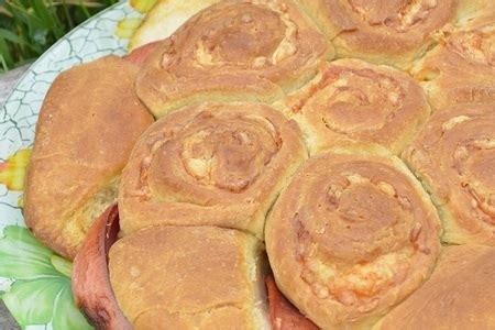 Содовый хлеб с колбасой и сыром - пошаговый рецепт с фото (7360 просмотров)