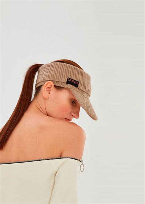 Вязаная кепка beige