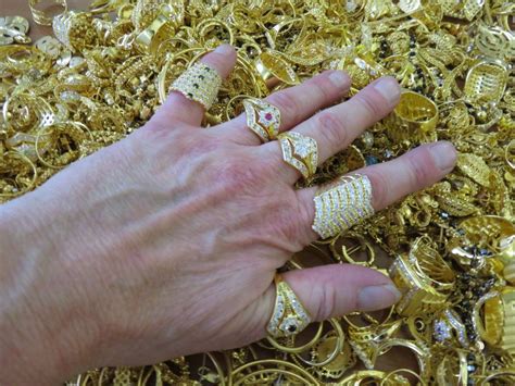 UK smugglers' gold jewellery could fetch £2.5m at action next week in ...