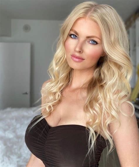 Zienna Eve | Scrolller