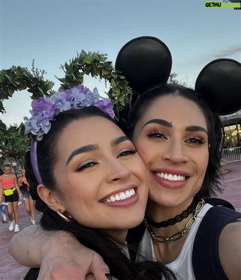 Actress Cassie Steele HD Instagram Photos and Wallpapers April 2023