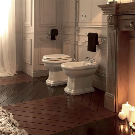 sanitari bagno classici retro tipo  scarico del wc scarico