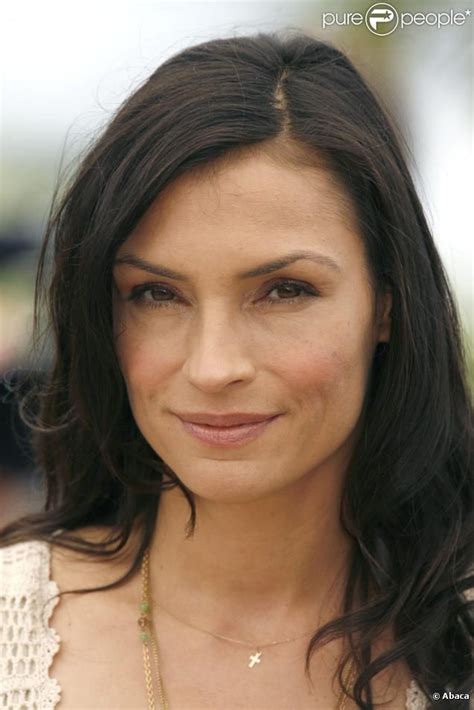 Information Famke Janssen Young Guide
