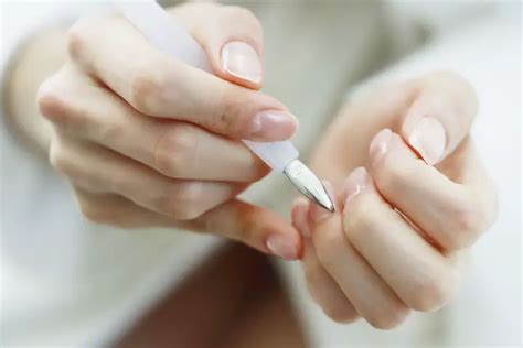 clean  fingernails  home