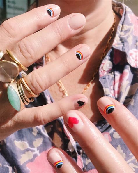 16 Valentine's Day Nail Ideas to Complement Any Outfit | Who What Wear