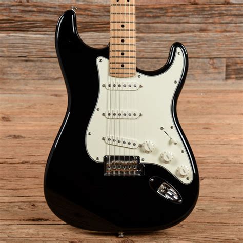Fender Player Stratocaster Black – Chicago Music Exchange