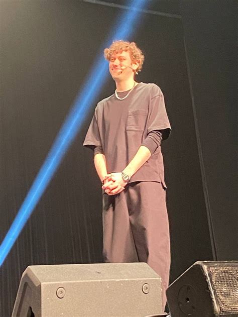 Твиттер: 🕊 לאה | Improvisation, Normcore, Style