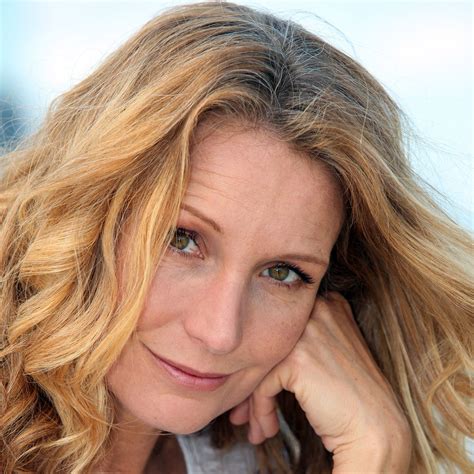 middle aged woman | Middle aged women, Honey brown hair, Blonde women