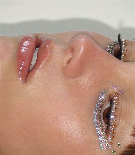 Pin by 𓏲 ♡﹕emy ₊˚🎨 on makeup | Editorial makeup, Eye makeup, Makeup ...