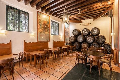 Fantastic Restaurant - Reviews, Photos - El Pimpi - Tripadvisor