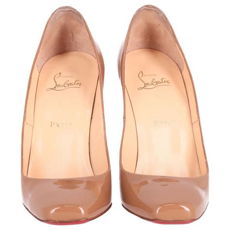 Christian Louboutin Simple Pumps in Nude Patent Leather Flesh ref