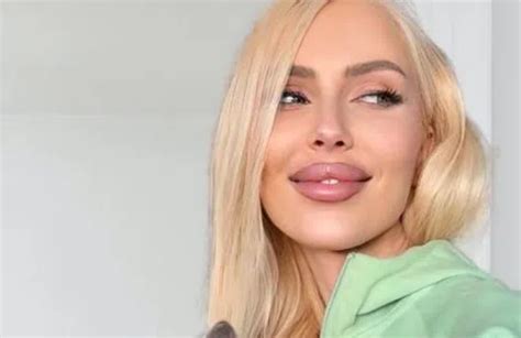 Жасмина от Сделка или не плаща по 150 бона годишно за училище