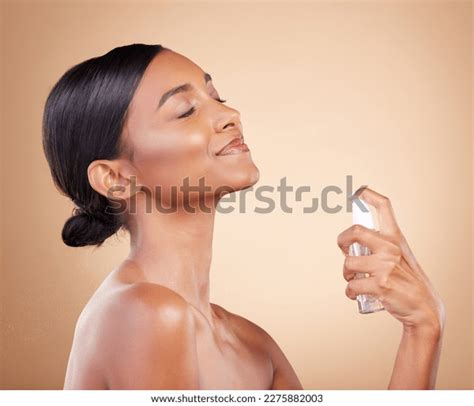 Spray Parfume Woman Royalty-Free Images, Stock Photos & Pictures ...
