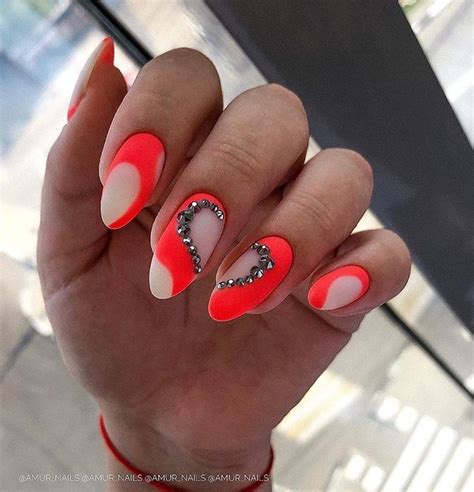 Коралловый маникюр: 80+ самых изящных идей