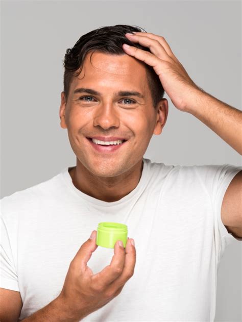 Benefits of Flaxseed Oil for Hair - Nutrabay Magazine