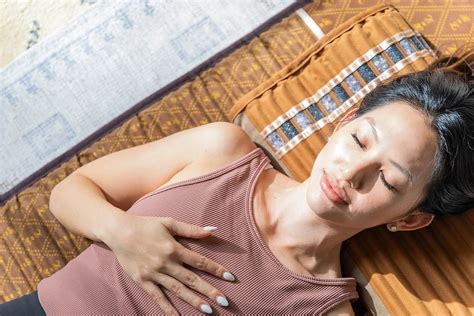 5 Benefits of the Holistic Approach to Managing Chronic Pain - – BioMat.com