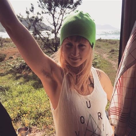 Hairy Armpits Is The Latest Women’s Trend On Instagram