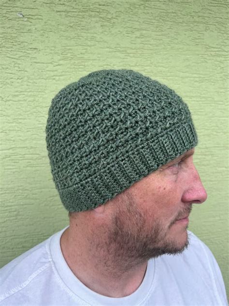 Free men's crochet beanie pattern - Ainsley Beanie - Blue Star Crochet