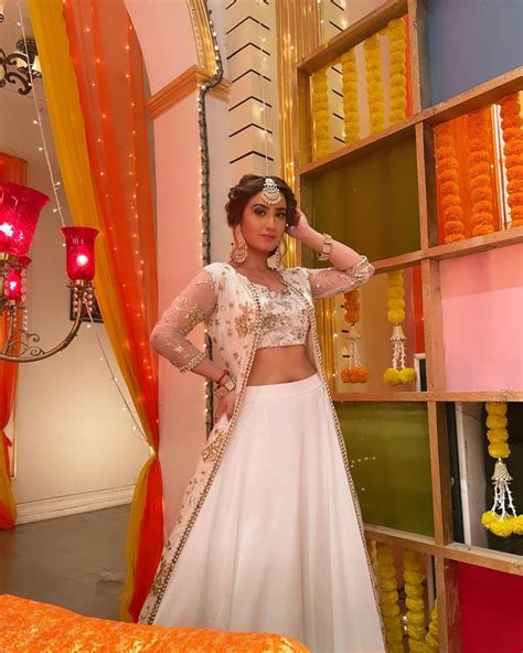 Aalisha Panwar Fashionable Outfits Inspo - K4 Fashion
