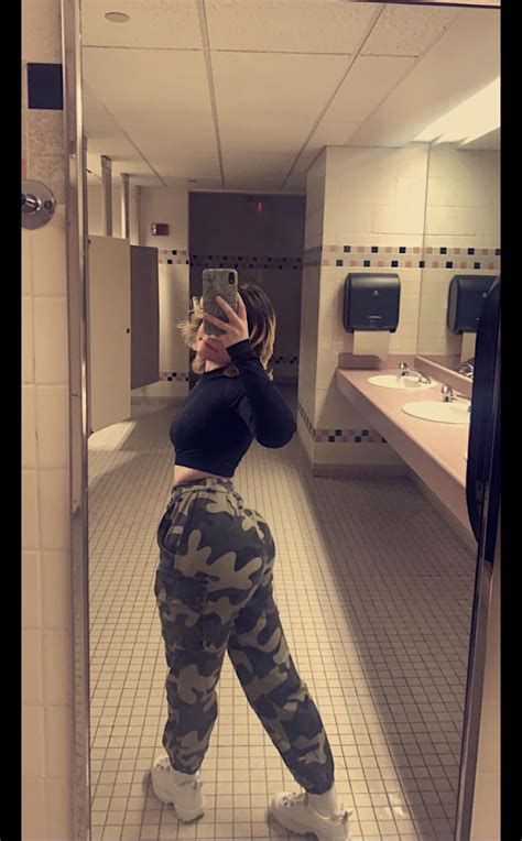 Thick emo girl from my school : r/InRealLifeGirls