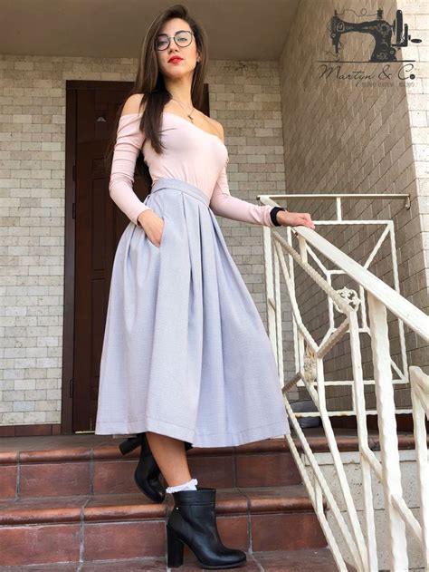 Юбка с кроссовками/юбка на каждый день заказ | Skirts, Fashion, Midi skirt