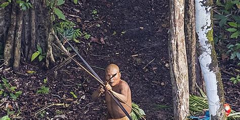 Photographer captures incredible images of isolated Amazon tribe | Fox News