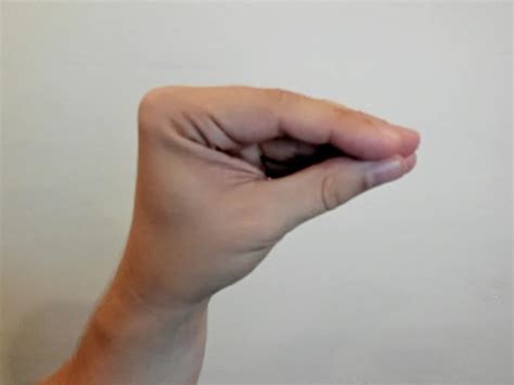 kiss | ASL Dictionary