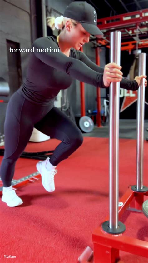 Celebrity GIFs • CelebMafia