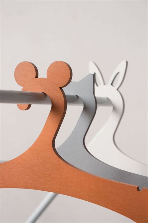 Фотография вешалок | Madeira cnc, Decoração infantil, Decoração kitsch