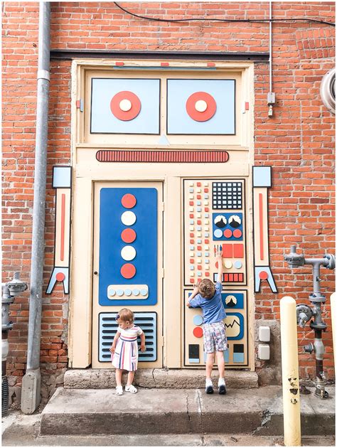 Iowa City Mural Guide