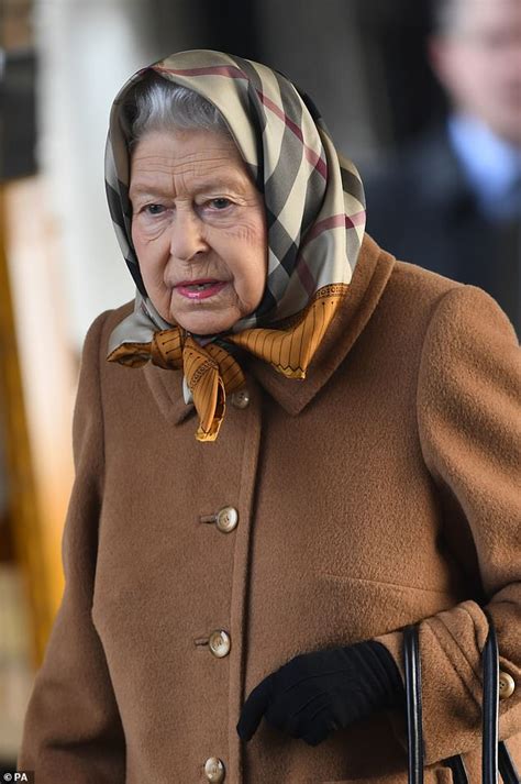 Королева Елизавета прибыла в Сандрингем: ru_royalty — LiveJournal