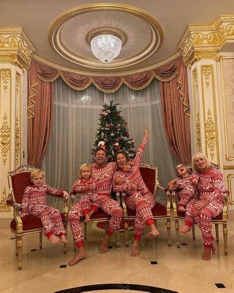 Недавно ставший отцом в четвертый раз Конор Макгрегор поделился фото с ...