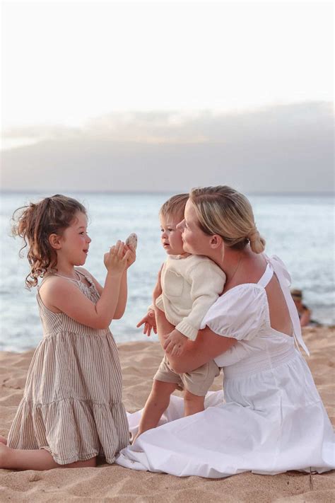 Family Beach Pictures: What To Wear + Modern Outfit Ideas!