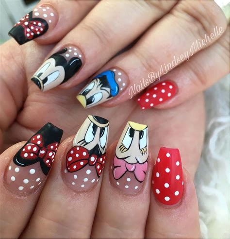 Mickey Mouse Nail Art
