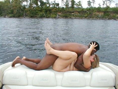 Ehefrauen im Urlaub in Afrika und was sie so treiben Porno-Bilder, Sex