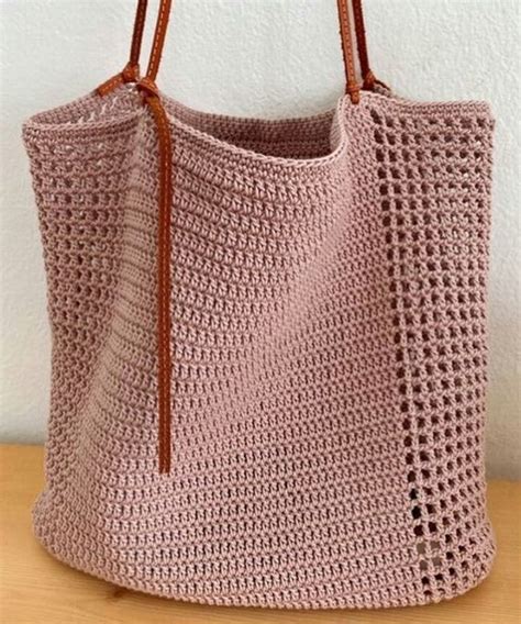 Pin by Magda Azevedo on Crochê | Crochet bag, Crochet bag pattern, Bag ...