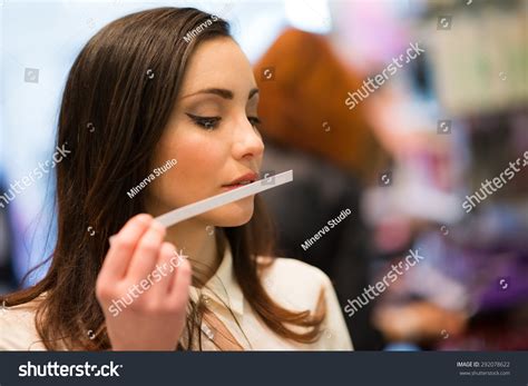 how to become a perfume tester