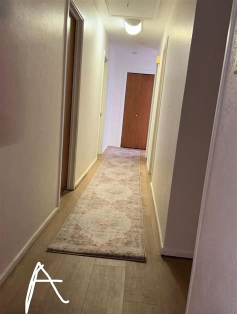 Austin and Lexi - Help!! Which runner placement looks...