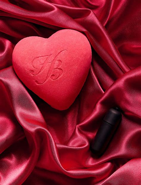 Strawberries & Champagne Sex Bomb | Shop BATH BOMBS | Honey Birdette