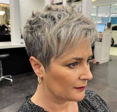 35 Edgy Short Hairstyles For Women Who Love To Stand Out