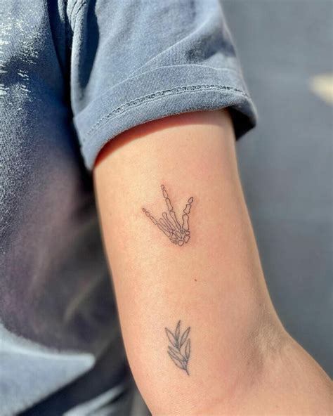 10 Best Minimalist Tattoo Ideas You Have To See To Believe! | Outsons ...