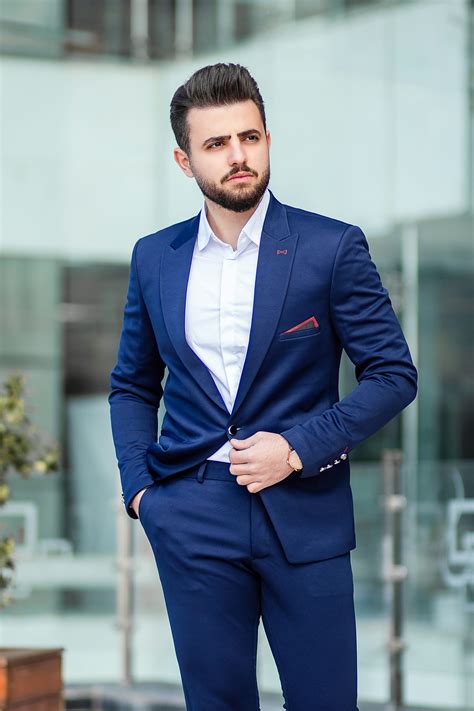 50,000+ Men In Suits Pictures | Download Free Images on Unsplash