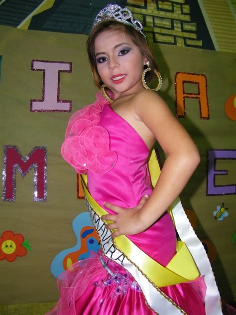 LO MEJOR DE PROGRESO: CORONAN A MINI TOP MODEL